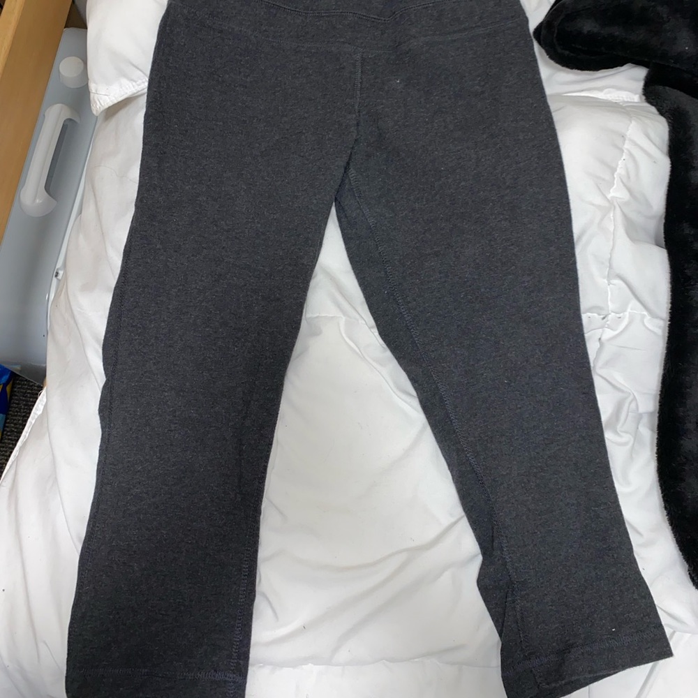 Grey leggings!